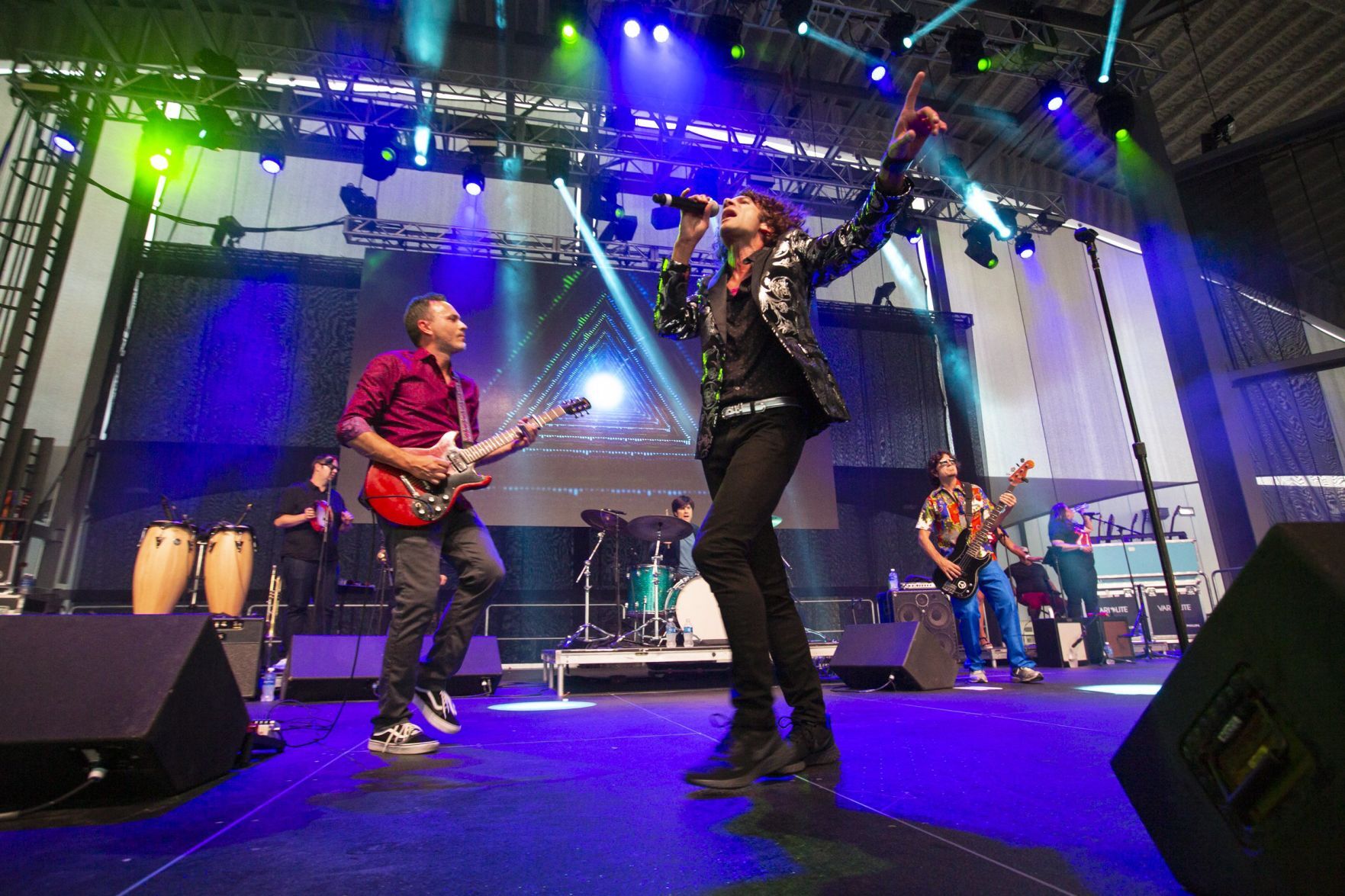 Rolling Stones tribute band performs at the new ÃÛÑ¿´«Ã½ Music Park